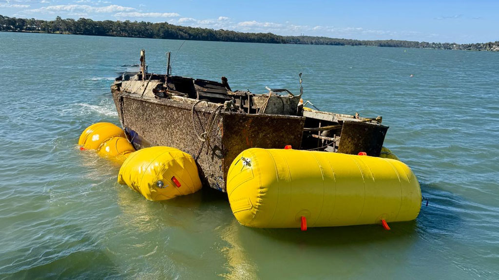 Marine salvage and recovery support operation