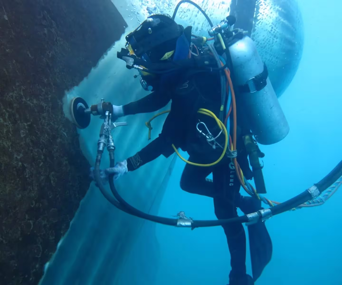 Propeller polishing underwater operation